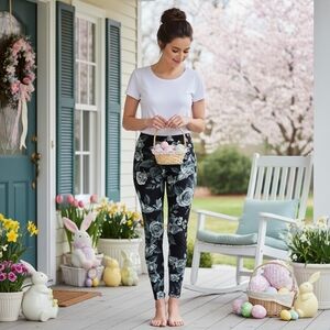 Leggings Depot Black & Gray Rose-Print Leggings One Size